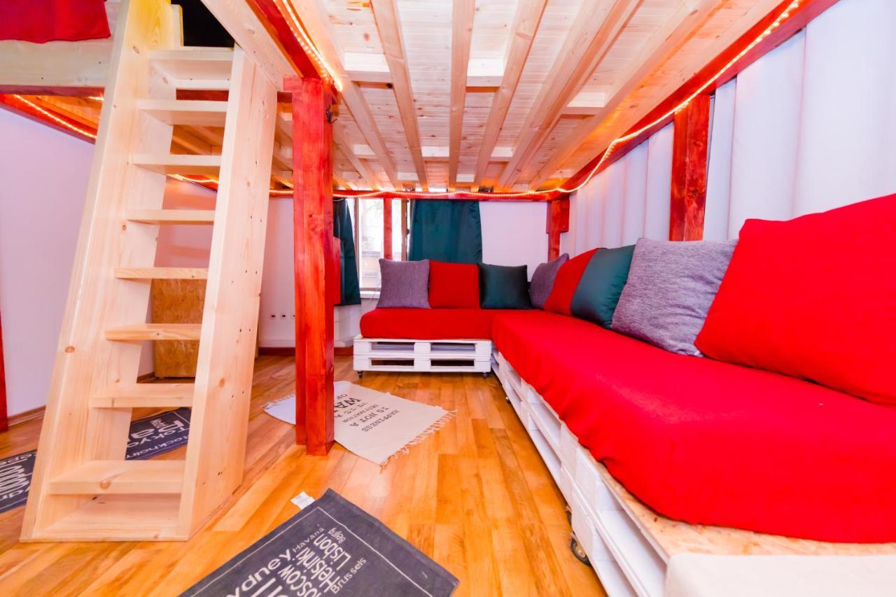 Cloud 9 House Apartment